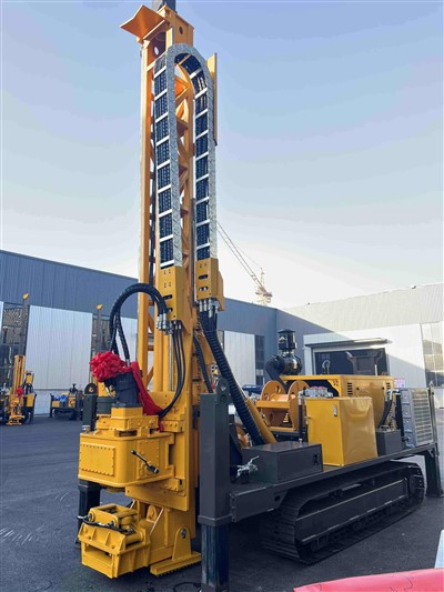 آلة الحفر الأساسية لعام 2000 متر